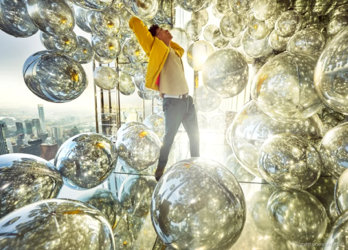 Plataforma de vidro Levitation no mirante SUMMIT One Vanderbilt