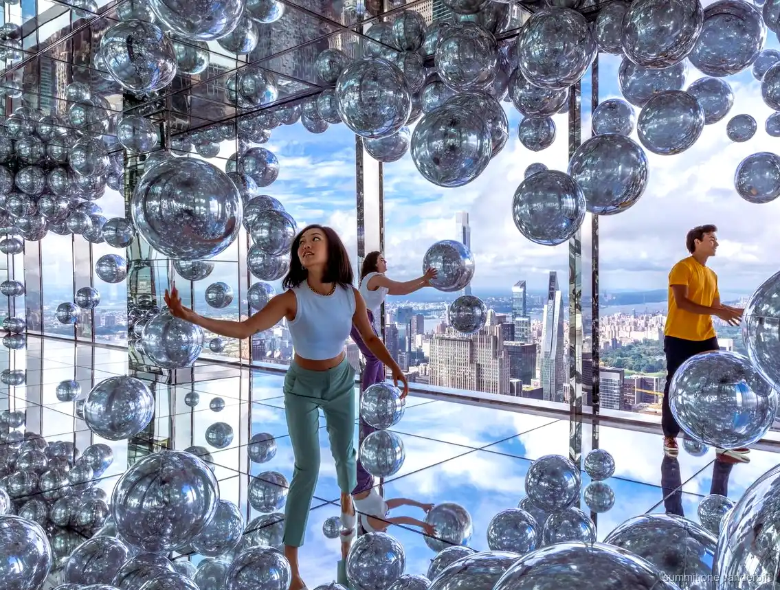 Midtown Manhattan tour ending with SUMMIT One Vanderbilt tickets