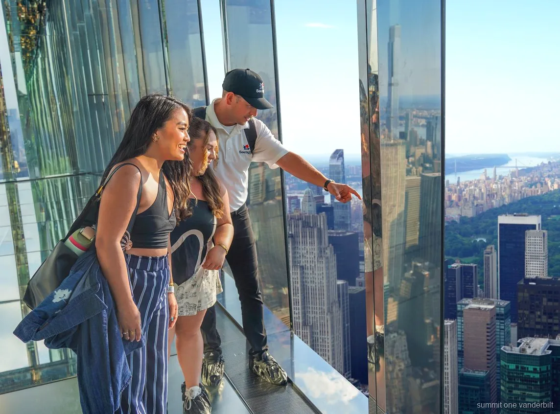 Uitzicht op de skyline vanaf het observatiedek van SUMMIT One Vanderbilt