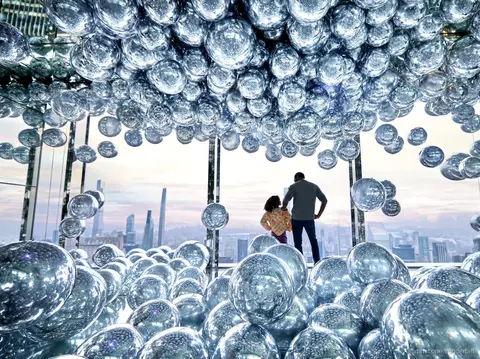 Experiencia de suelo de cristal en el mirador Summit One Vanderbilt